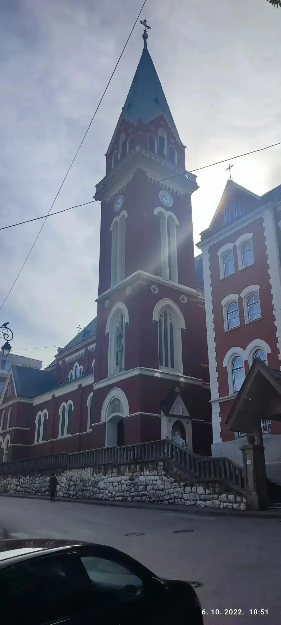 Sarajevo Free Walking Tour discovering cultural landmarks