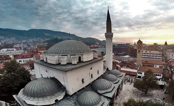 Free Walking Tour Sarajevo at Sebilj Fountain in Baščaršija